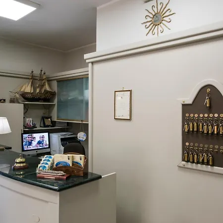 坎迪多酒店 酒店 迪亚诺马里纳