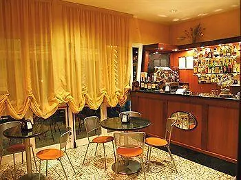 坎迪多酒店 迪亚诺马里纳