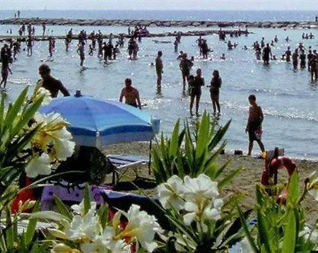 酒店 坎迪多酒店 迪亚诺马里纳