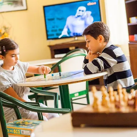 坎迪多酒店 迪亚诺马里纳