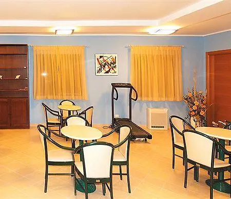 Otel Candido 2*